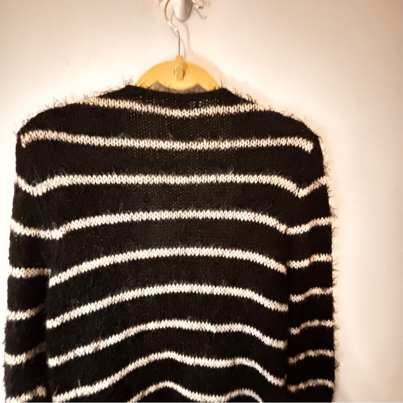 Women's Volcom Long Cardigan Sweater Knit
Black White XS-S-M(8-10) The Breeze - Picture 7 of 10